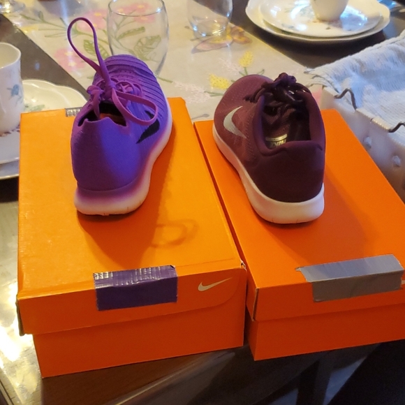 Nike - Picture 4 of 5